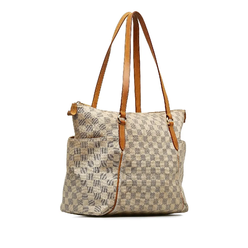 Small - sized Louis Vuitton Pochette Metis bags for a compact carryLouis Vuitton Damier Azur Totally MM (j3uFCS)