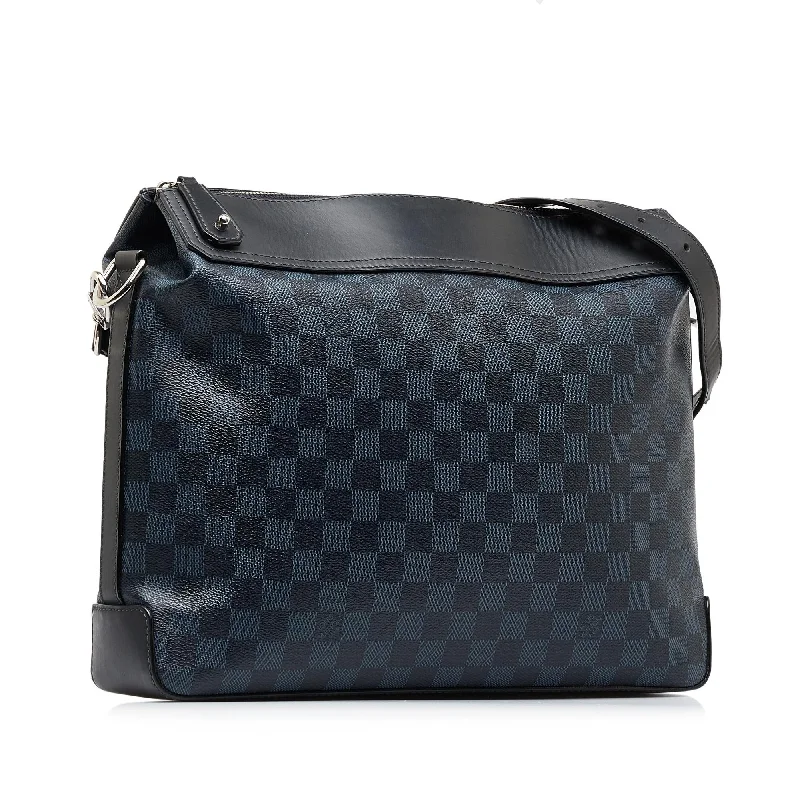 Ladies Louis Vuitton Petite Malle bags with a star - shaped charm for cutenessLouis Vuitton Damier Cobalt Greenwich Messenger (dbK5Mq)