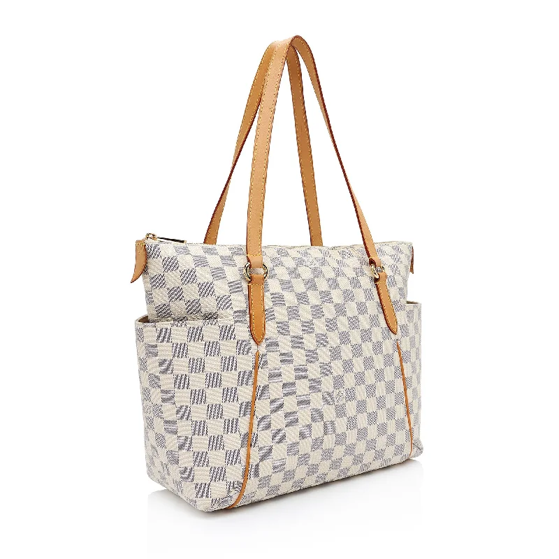 Ladies Louis Vuitton Petite Malle bags with a star - shaped charm for cutenessLouis Vuitton Damier Azur Totally MM Tote (ULoSV5)