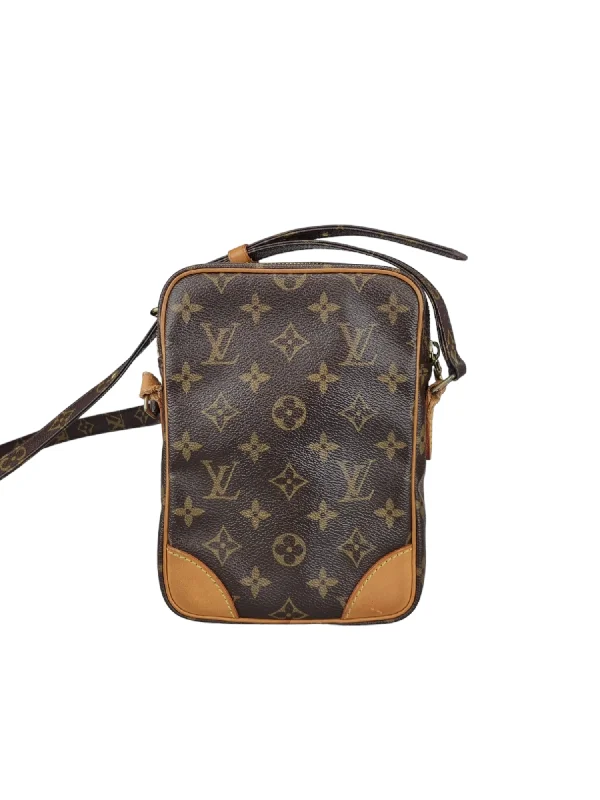 Louis Vuitton tote bags with a printed LV logo on the front for brand visibilityLouis Vuitton Amazon