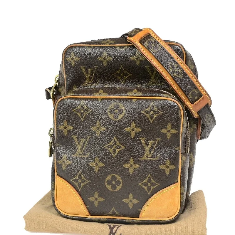 Small - sized Louis Vuitton Pochette Metis bags for a compact carryLOUIS VUITTON Amazon Shoulder Bag