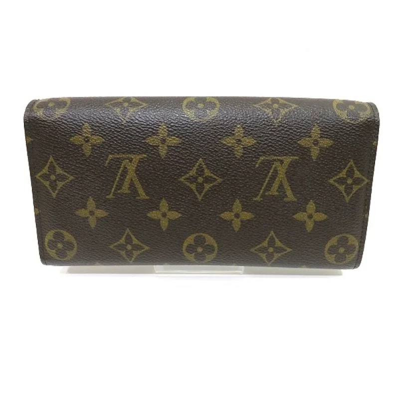 Louis Vuitton Twist bags with a contrast - colored interior for visual interestLouis Vuitton Brown Canvas Sarah wallet accessories