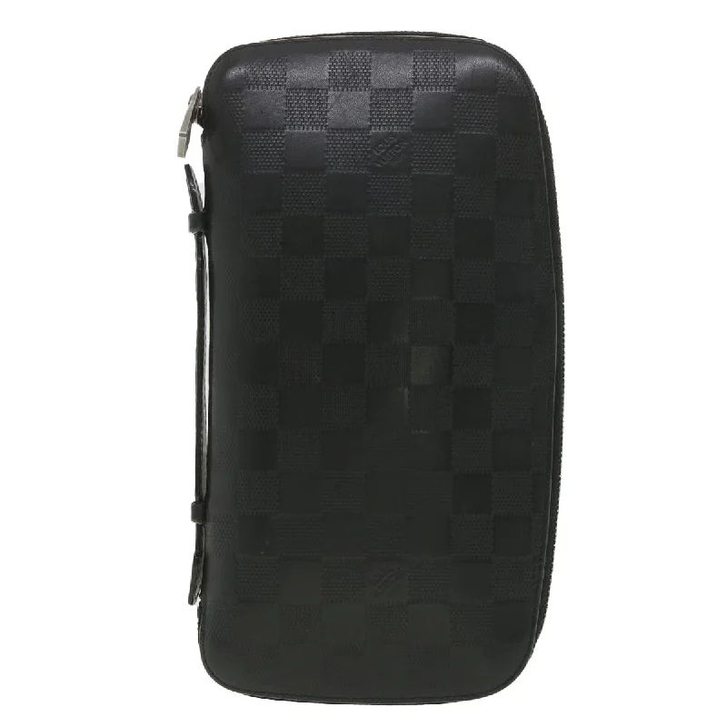 Louis Vuitton backpacks with a padded laptop compartment for travelLouis Vuitton Black Leather Zippy wallet wallet accessories