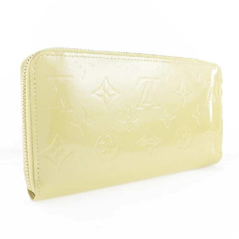 Louis Vuitton Twist bags with a crystal - embellished LV - turnlockLouis Vuitton Green Patent leather Zippy wallet wallet accessories