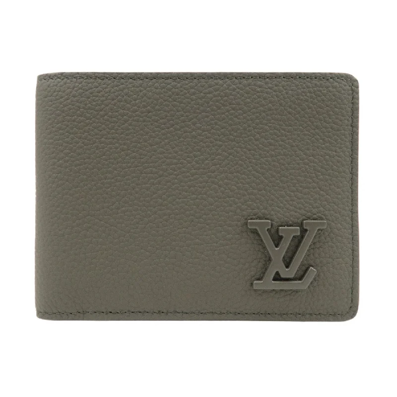 Louis Vuitton handbags with a patent - leather finish for a shiny lookLouis Vuitton Aerogram Portefeuille Multiple Wallet Gray M81026