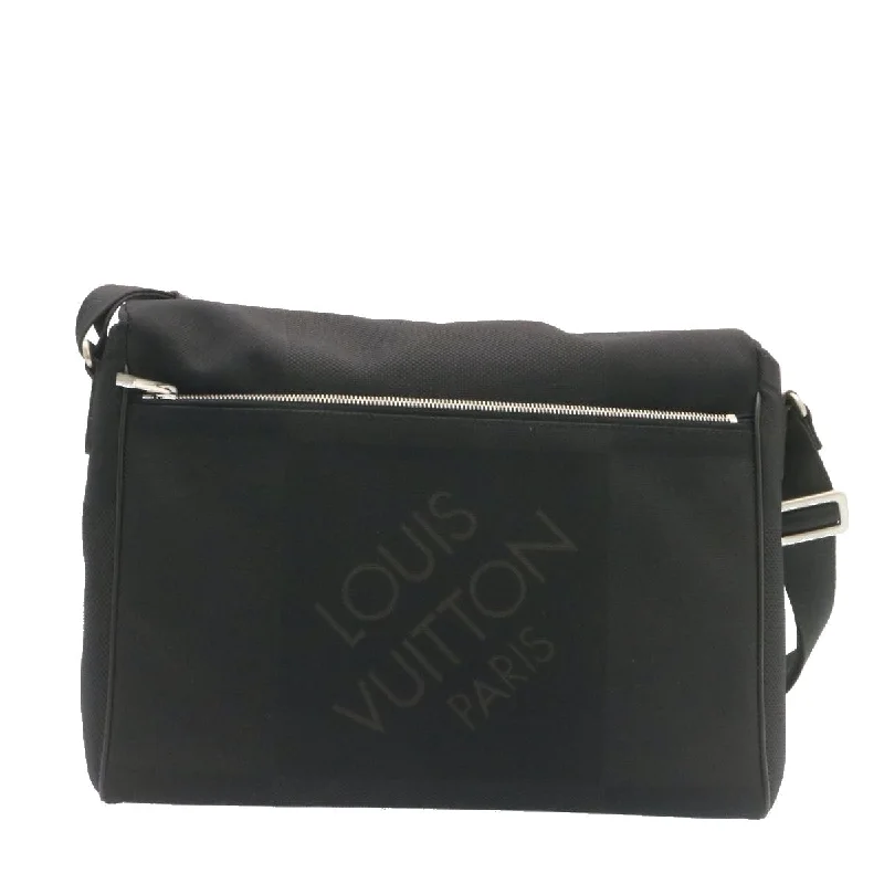 Louis Vuitton tote bags with a double - handle and shoulder - strap optionLouis Vuitton Black Canvas Petit messager shoulder bag