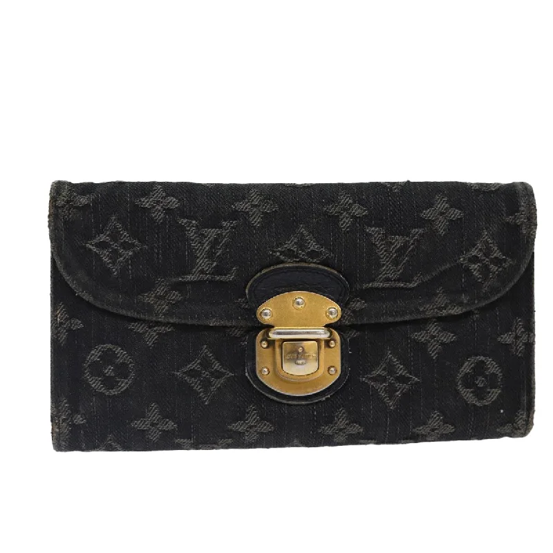 Medium - sized Louis Vuitton tote bags for work and shoppingLOUIS VUITTON Amelia Wallet