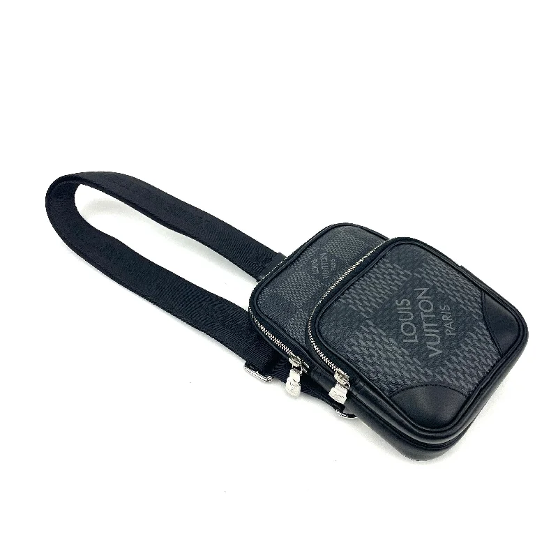 Louis Vuitton bags with a detachable mirror inside for on - the - go touch - upsLOUIS VUITTON Amazone Sling 3D Bag