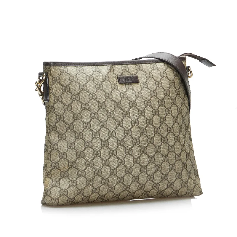 Women Gucci bags with a front - zip pocket for small itemsGucci GG Supreme Crossbody Bag (SHG-huMVBD)