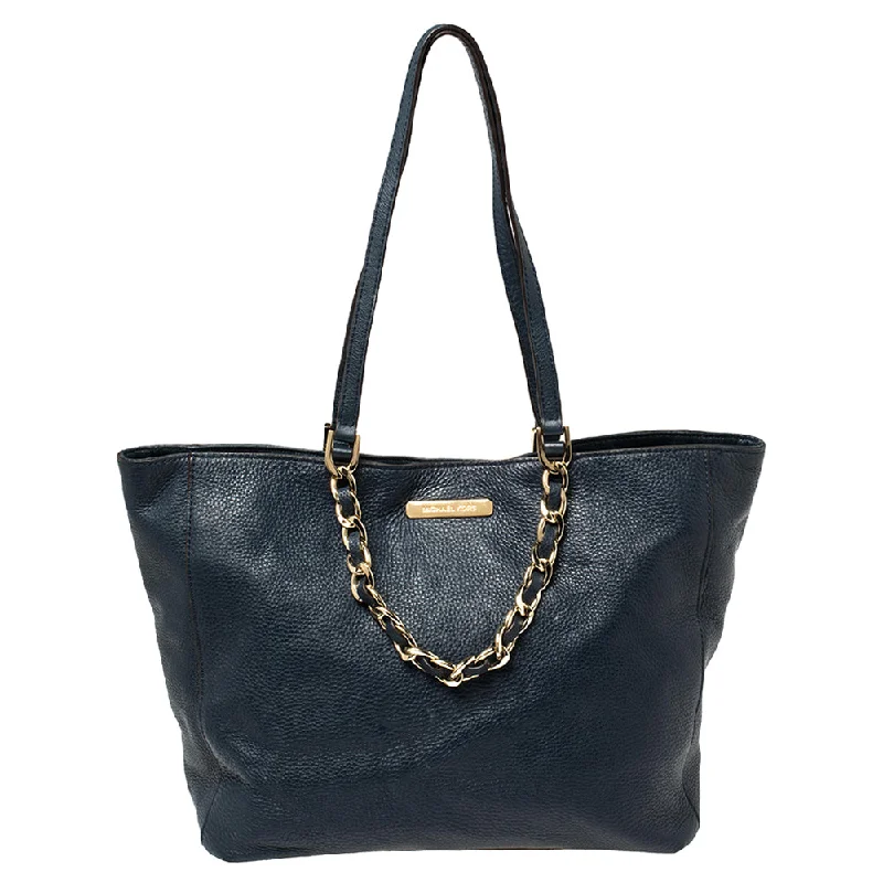 Michael Michael Kors Bags for opera nights in a glamorous and refined styleMichael Michael Kors Navy Blue Leather Harper Tote