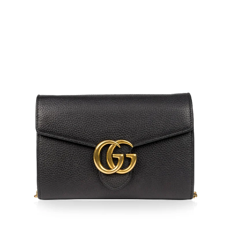 Women Gucci bags with interlocking G hardware for a classic lookGucci Wallet-On-Chain