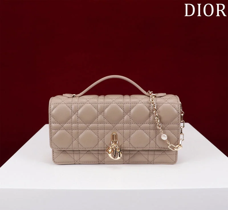 Fashion - forward Christian Dior tote bags for the modern womanBC - Dior Bags - 767