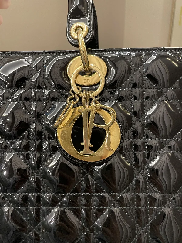 Christian Dior tote bags with a printed Dior logo on the frontDior Classic Lady Dior Black Patent