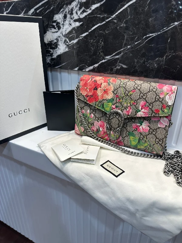 Gucci handbags for women with a metal - framed claspGucci - Sac Dyonisus chain wallet